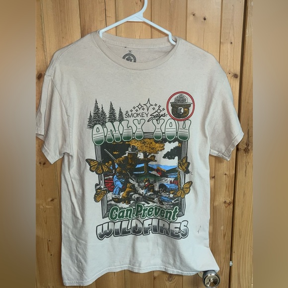 Beige graphic Tee - Picture 1 of 3